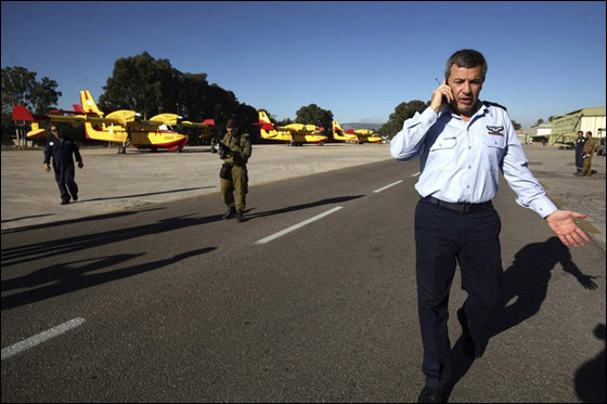 رغم المساعدات.. لن تنجح السيطرة على النيران قبل مساء الغد  صورة رقم 10