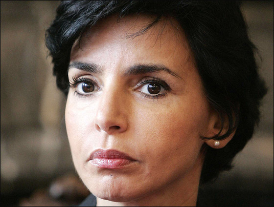 وزيرة العدل الفرنسية تقاضي مغني بتهمة.. السب والقذف!  صورة رقم 4