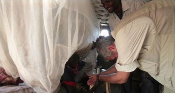 بالطريقة السودانية.. الترحيب بكلوني عن طريق البصق عليه! صورة رقم 3 بالطريقة السودانية.. الترحيب بكلوني عن طريق البصق عليه! صورة رقم 3