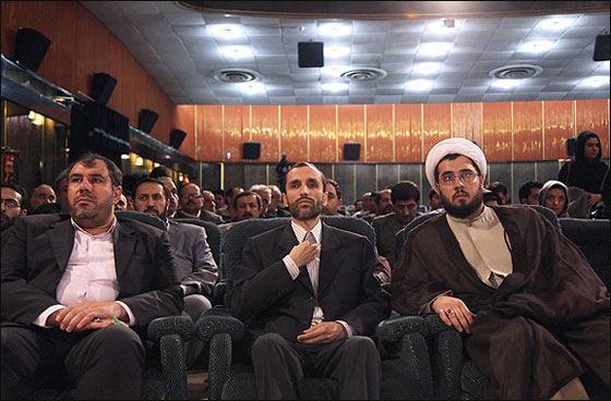 ازاحة الستار عن اول مصحف خشبي في ايران! صورة رقم 8 ازاحة الستار عن اول مصحف خشبي في ايران! صورة رقم 8