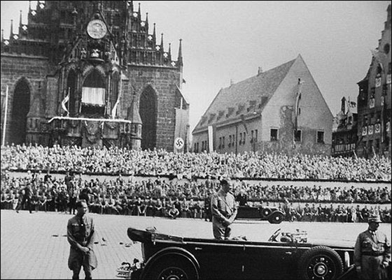 الكشف عن مئات الصور الشخصية لهتلر في مزاد علني! صورة رقم 5 الكشف عن مئات الصور الشخصية لهتلر في مزاد علني! صورة رقم 5