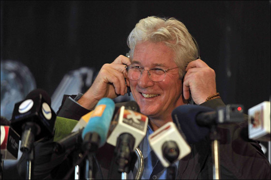 جير: قرار الغزو الأميركي للعراق نتج من ضعف شخصية بوش! صورة رقم 10 جير: قرار الغزو الأميركي للعراق نتج من ضعف شخصية بوش! صورة رقم 10