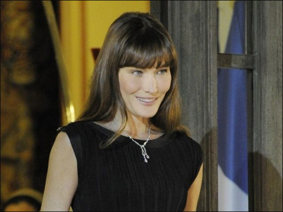 بروني توصي شيخا بالصلاة لينعم عليها الله بطفل من ساركوزي! صورة رقم 9 بروني توصي شيخا بالصلاة لينعم عليها الله بطفل من ساركوزي! صورة رقم 9