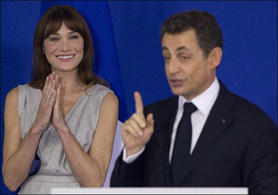 بروني توصي شيخا بالصلاة لينعم عليها الله بطفل من ساركوزي! صورة رقم 4 بروني توصي شيخا بالصلاة لينعم عليها الله بطفل من ساركوزي! صورة رقم 4