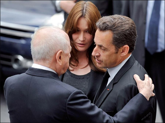 بروني توصي شيخا بالصلاة لينعم عليها الله بطفل من ساركوزي! صورة رقم 7 بروني توصي شيخا بالصلاة لينعم عليها الله بطفل من ساركوزي! صورة رقم 7