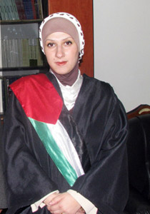 الف مبروك.. لأول مرة فلسطينية تترأس النيابة الشرعية! صورة رقم 1