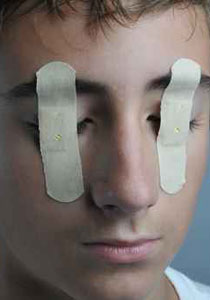 تسبب بفقدان بصر زوج عشيقته.. فحاكمته المحكمة بحرق عينيه! صورة رقم 1