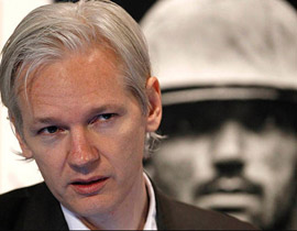 بعد اعتقاله بشبهات مشينة.. الافراج عن مؤسس موقع ويكيليكس صورة رقم 1 بعد اعتقاله بشبهات مشينة.. الافراج عن مؤسس موقع ويكيليكس صورة رقم 1