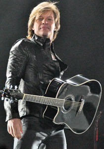 اوباما يمنح رئاسة مجلس السياسة الداخلية لنجم الروك بون جوفي! صورة رقم 1 اوباما يمنح رئاسة مجلس السياسة الداخلية لنجم الروك بون جوفي! صورة رقم 1