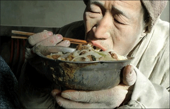 مدير ملجأ صيني يتاجر باشخاص من ذوي الاحتياجات الخاصة!  صورة رقم 5