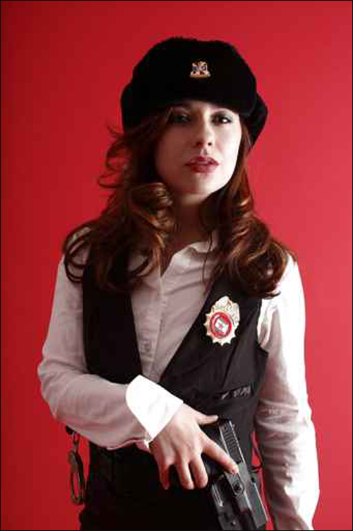 شرطية روسية تبيع المخدرات مقابل مبالغ طائلة! صورة رقم 1 شرطية روسية تبيع المخدرات مقابل مبالغ طائلة! صورة رقم 1