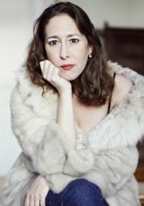 موظفة تفضح المغامرات المخلة بالاداب في مكان عملها وتطرد منه صورة رقم 1