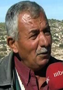 فلسطيني يتبرع بأرضه لاقامة مقبرة لأموات وطنه! صورة رقم 1