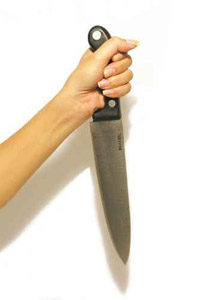 قتلت طفلتها ونثرت أعضائها.. وبدأت تتلو القرآن بصوت مرتفع! صورة رقم 1