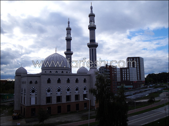 روتردام تفتتح أكبر مسجد في اوروبا يتسع لـ3 آلاف مصلي!  صورة رقم 13