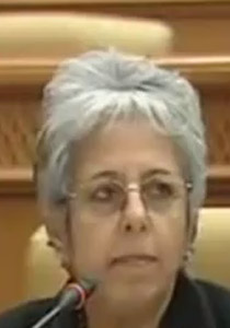 مستشارة تونسية تطالب بخفض صوت الآذان وتصفه بـ