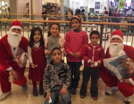 انتهزوا الفرصة.. اليوم بابا نويل يوزع الهدايا في جراند كنيون صورة رقم 1 انتهزوا الفرصة.. اليوم بابا نويل يوزع الهدايا في جراند كنيون صورة رقم 1