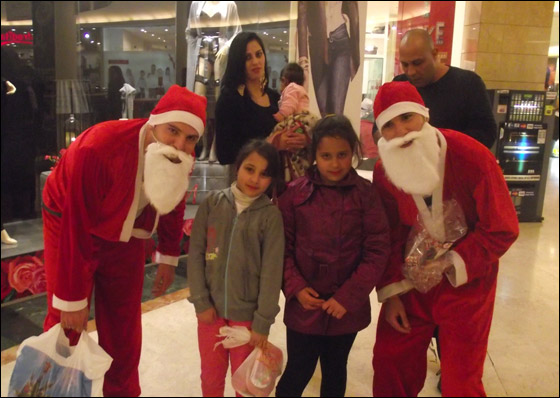 انتهزوا الفرصة.. اليوم بابا نويل يوزع الهدايا في جراند كنيون صورة رقم 5 انتهزوا الفرصة.. اليوم بابا نويل يوزع الهدايا في جراند كنيون صورة رقم 5