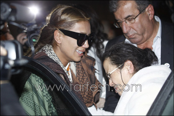 بالأبيض استقبلوه وبالدموع ودعوه.. جثمان سعادة يصل بيروت صورة رقم 20 بالأبيض استقبلوه وبالدموع ودعوه.. جثمان سعادة يصل بيروت صورة رقم 20