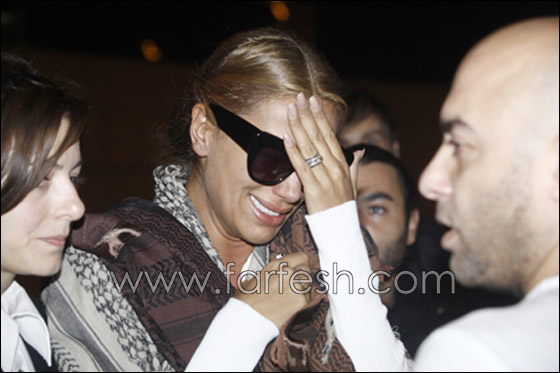 بالأبيض استقبلوه وبالدموع ودعوه.. جثمان سعادة يصل بيروت صورة رقم 24 بالأبيض استقبلوه وبالدموع ودعوه.. جثمان سعادة يصل بيروت صورة رقم 24