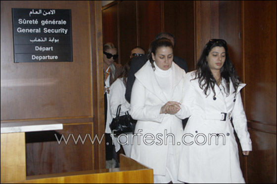 بالأبيض استقبلوه وبالدموع ودعوه.. جثمان سعادة يصل بيروت صورة رقم 1 بالأبيض استقبلوه وبالدموع ودعوه.. جثمان سعادة يصل بيروت صورة رقم 1