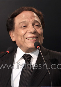 معجبة تقتحم فيللا الزعيم وعاشق ولهان يتربص بمنة شلبي! صورة رقم 1 معجبة تقتحم فيللا الزعيم وعاشق ولهان يتربص بمنة شلبي! صورة رقم 1