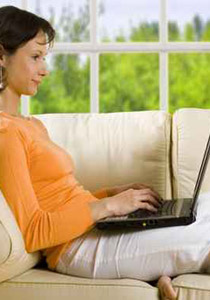 أزعجها بكاء طفلها بينما كانت تلعب على الكمبيوتر.. فقتلته! صورة رقم 1