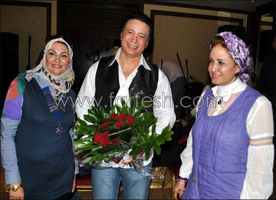 بالصور.. إيمان البحر درويش يرسم البسمة على وجوه المرضى صورة رقم 15 بالصور.. إيمان البحر درويش يرسم البسمة على وجوه المرضى صورة رقم 15