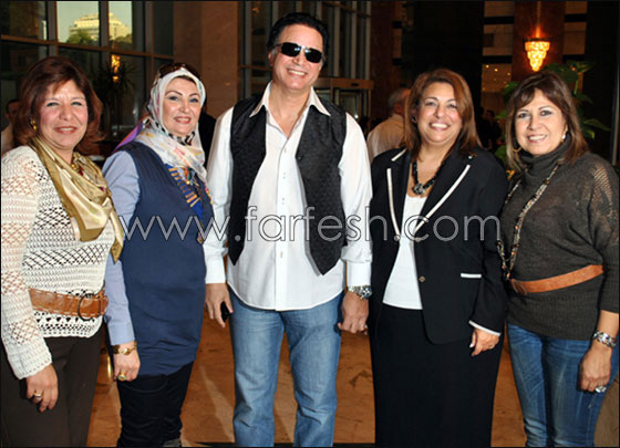 بالصور.. إيمان البحر درويش يرسم البسمة على وجوه المرضى صورة رقم 13 بالصور.. إيمان البحر درويش يرسم البسمة على وجوه المرضى صورة رقم 13