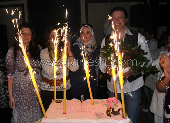 بالصور.. إيمان البحر درويش يرسم البسمة على وجوه المرضى صورة رقم 1 بالصور.. إيمان البحر درويش يرسم البسمة على وجوه المرضى صورة رقم 1