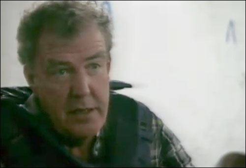 مقدم برامج سيارات يرتدي البرقع ويثير الجدل في بريطانيا! صورة رقم 2 مقدم برامج سيارات يرتدي البرقع ويثير الجدل في بريطانيا! صورة رقم 2