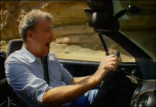 مقدم برامج سيارات يرتدي البرقع ويثير الجدل في بريطانيا! صورة رقم 4 مقدم برامج سيارات يرتدي البرقع ويثير الجدل في بريطانيا! صورة رقم 4