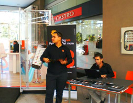 بالسنة الجديدة والميلاد كمان أنت بطلعلك سمارتفون لأنك بتستاهل صورة رقم 1 بالسنة الجديدة والميلاد كمان أنت بطلعلك سمارتفون لأنك بتستاهل صورة رقم 1