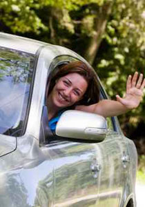 بسبب غيرته على زوجته.. اصطدم بسيارتها وانهال عليها بالضرب!! صورة رقم 1