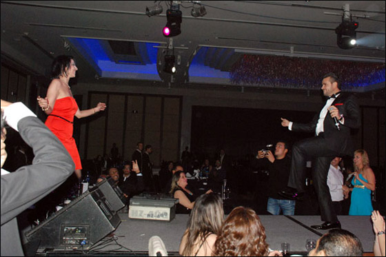 في ليلة رأس السنة.. سامو زين ينافس دينا في الرقص! صورة رقم 1 في ليلة رأس السنة.. سامو زين ينافس دينا في الرقص! صورة رقم 1