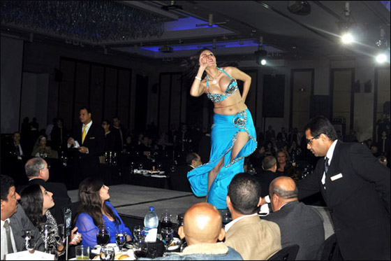 في ليلة رأس السنة.. سامو زين ينافس دينا في الرقص! صورة رقم 6 في ليلة رأس السنة.. سامو زين ينافس دينا في الرقص! صورة رقم 6