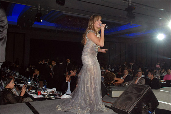 في ليلة رأس السنة.. سامو زين ينافس دينا في الرقص! صورة رقم 7 في ليلة رأس السنة.. سامو زين ينافس دينا في الرقص! صورة رقم 7