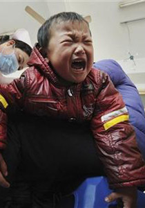 مصانع البطاريات تسمم اكثر من 200 طفل صيني بالرصاص! صورة رقم 1 مصانع البطاريات تسمم اكثر من 200 طفل صيني بالرصاص! صورة رقم 1