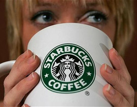 صدر سيرين العاري يثير موجة غضب على 