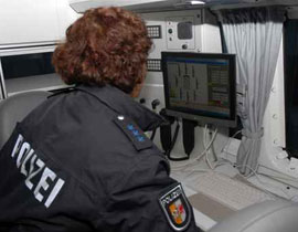 شرطة باريس تستعين بـ