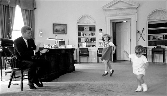 آلالاف من وثائق وصور الرئيس كنيدي تنشر على الانترنت!  صورة رقم 6