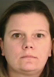 الطفل يغرق في حوض الحمام.. والام تلعب على الطفل يغرق في حوض الحمام.. والام تلعب على