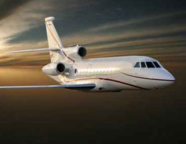 باكستاني تشبث بطائرة اثناء اقلاعها وسقط على احد المباني! صورة رقم 1