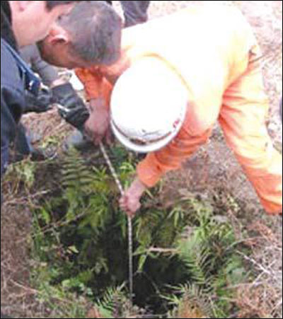 انقاذ طفل سقط في بئر عميقة بعدما أمضى بها 48 ساعة! صورة رقم 3