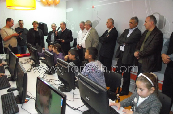  Orange تفتتح اول مركز اتصالات جماهيري لها بطمرة  صورة رقم 32