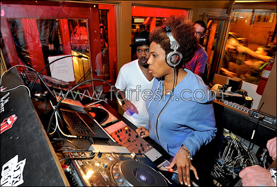 ميسي تستفتي جمهورها حول مقاطعتها لإسرائيل!! صورة رقم 15 ميسي تستفتي جمهورها حول مقاطعتها لإسرائيل!! صورة رقم 15