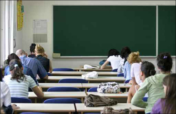 مصر: الطلاب يستقبلون الامتحانات بالاجابة على كلمة الرئيس مبارك! صورة رقم 1