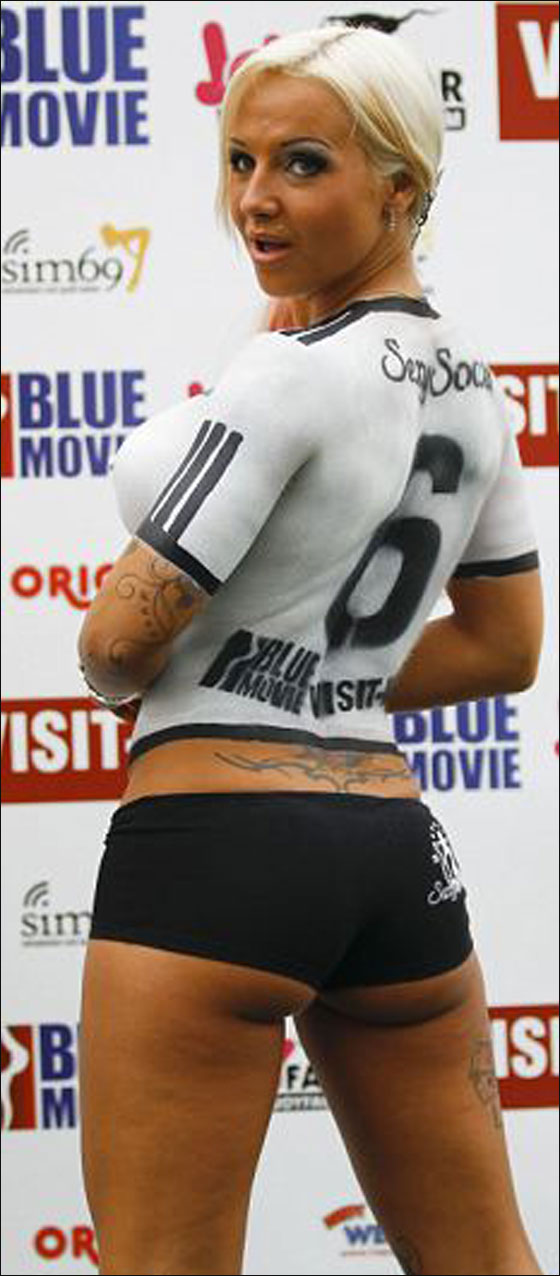 وفاة نجمة أفلام إباحية بعدما ارادت تكبير صدرها للمرة السادسة!  صورة رقم 10