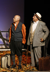 عودة الفنان مكرم خوري إلى مسرحية عودة الفنان مكرم خوري إلى مسرحية