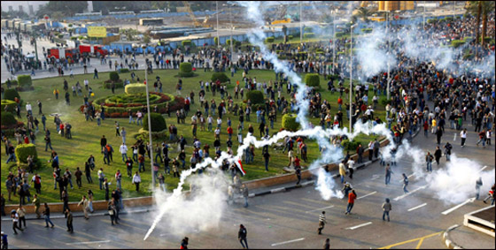 3 قتلى و 150 جريحا حصيلة التظاهرات في مصر!  صورة رقم 3
